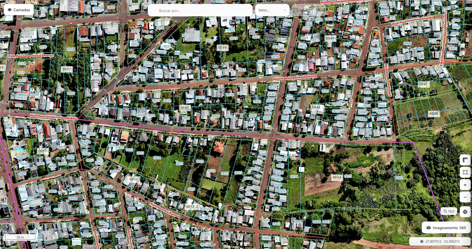 Tela de geoportal municipal com imagem aérea e lotes